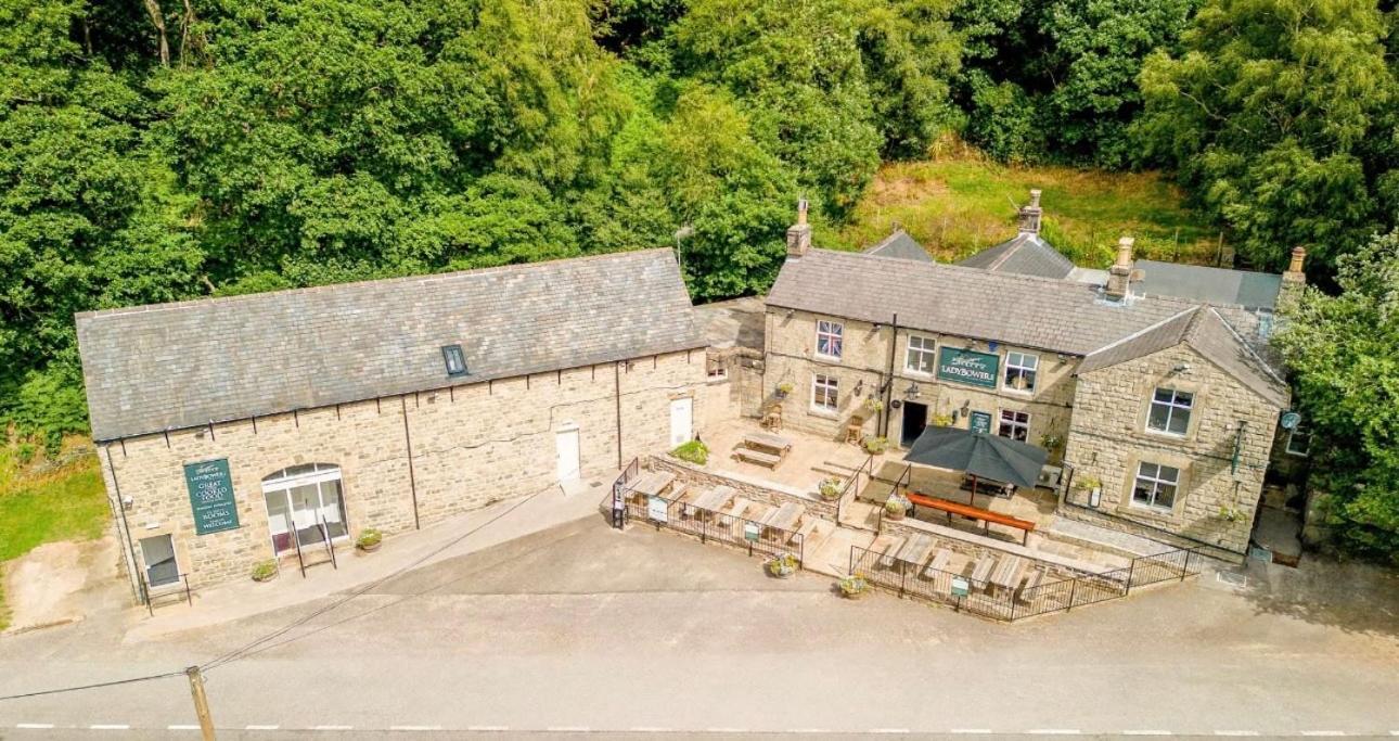 The Ladybower Inn Bamford Exterior photo