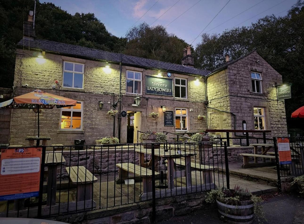 The Ladybower Inn Bamford Exterior photo